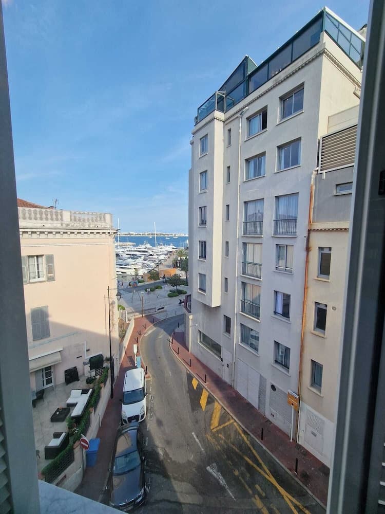 Apartments in the old town, Cannes, photo 2