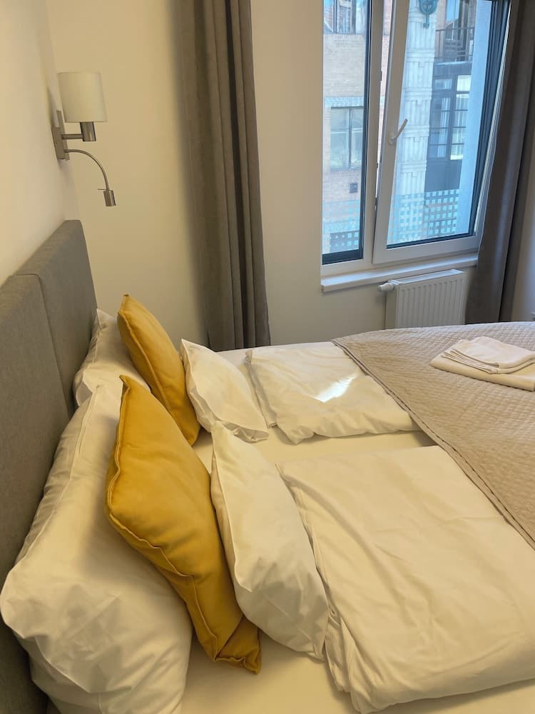 Downtown family apartment by FirstHost, Budapest, photo 4