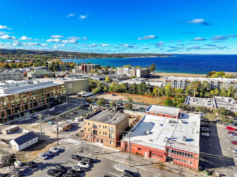 The Loop Downtown By Kasa, Traverse City