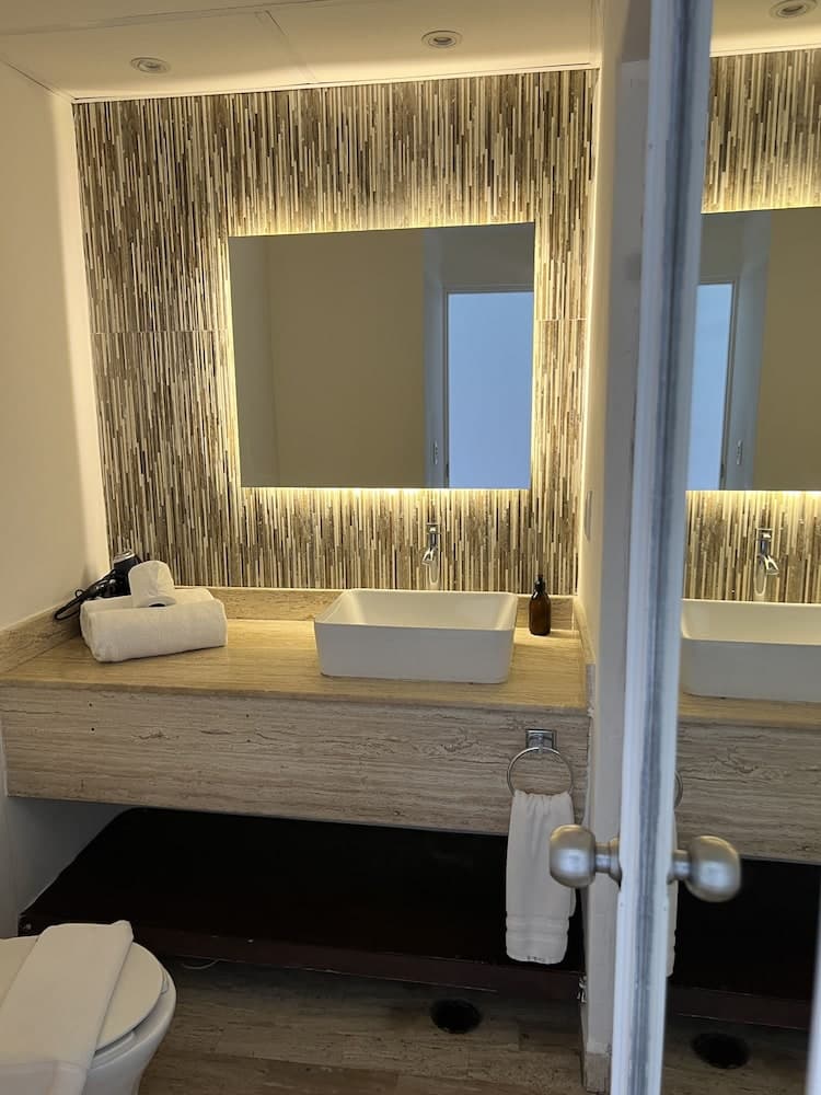Beach and Ocean Front Apartments 1, Cancun