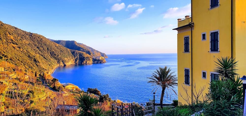 Hanging Garden with Air Conditioning, Vernazza