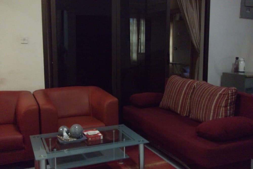 Nego Lodge, Accra