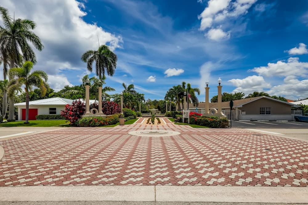 The Coral Sands, Singer Island