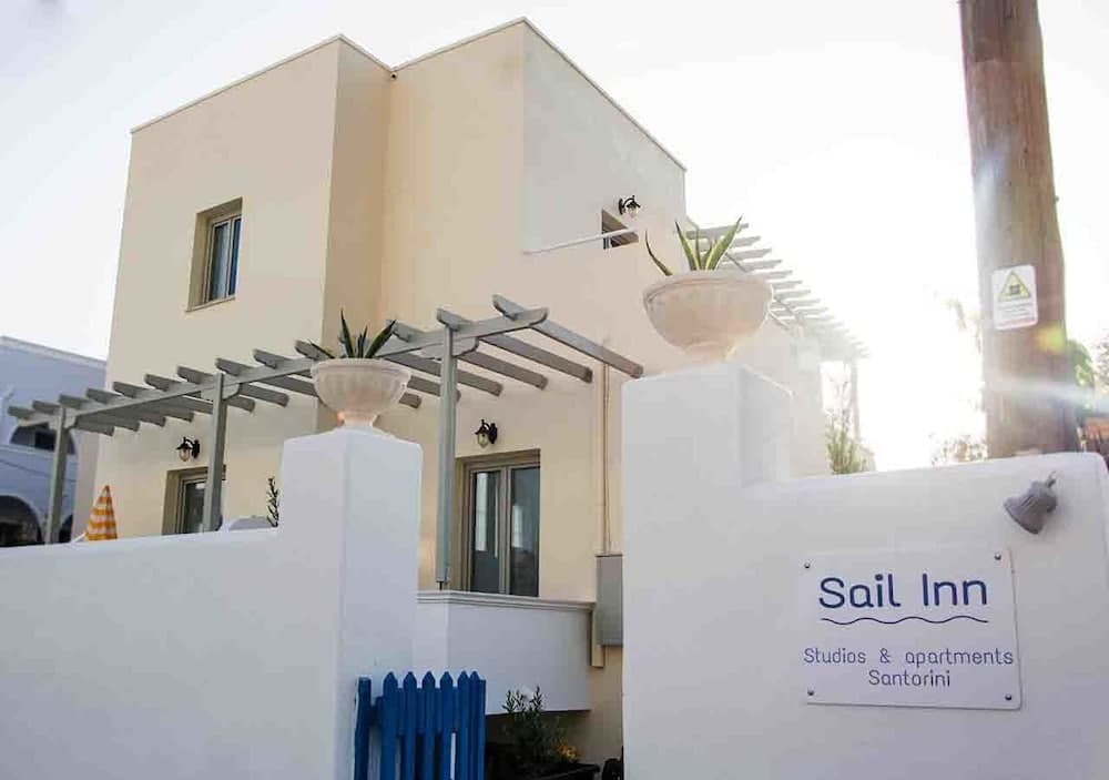 Sail Inn, Santorini