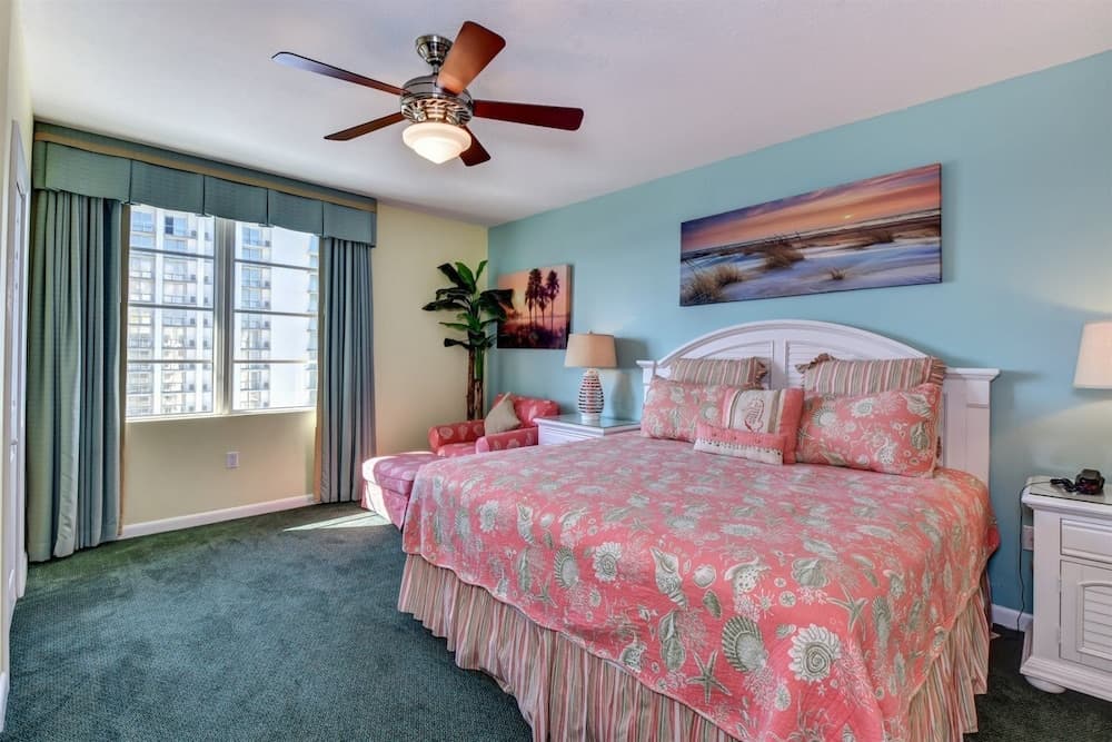 Ocean Walk Collection, Daytona Beach, photo 4