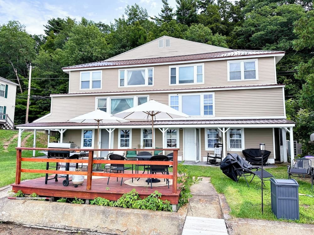 Saratoga Lakeside Retreat, Saratoga Springs