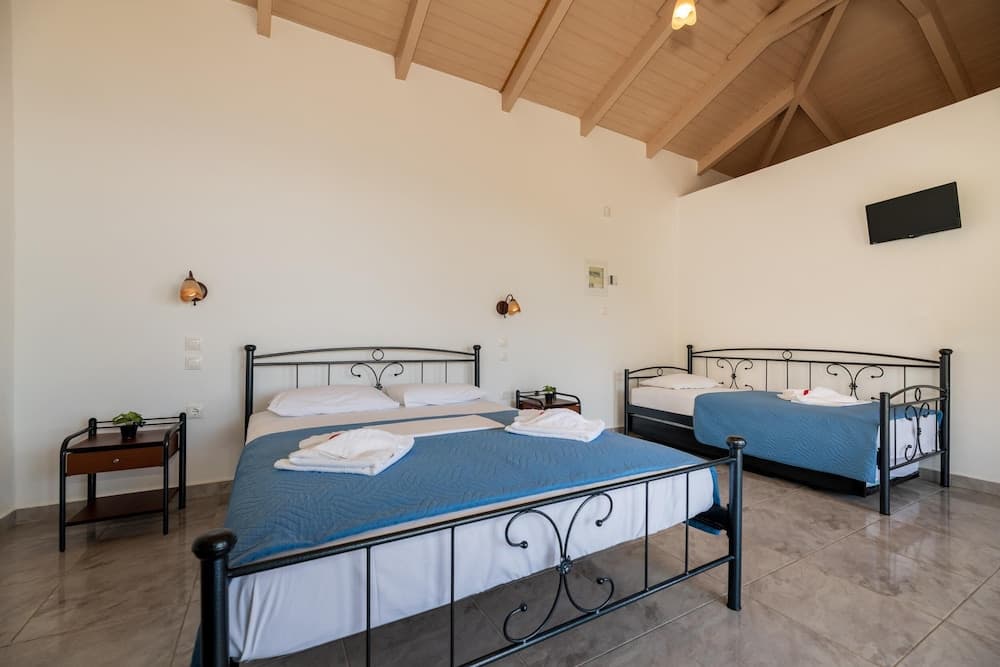 Mikro Nisi Studios & Apartments, Zakynthos, photo 4