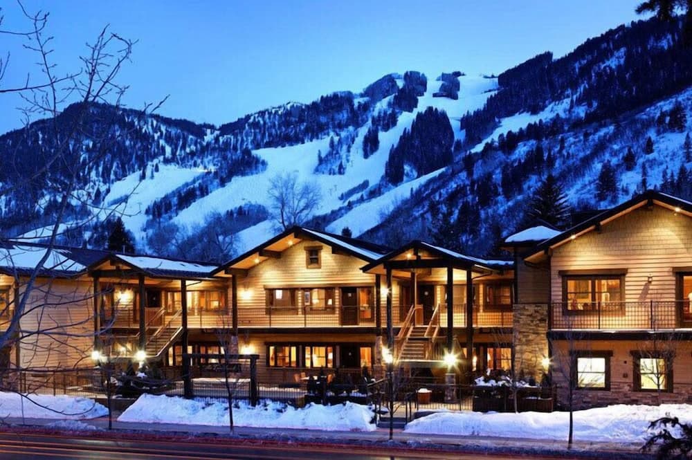 The Innsbruck Aspen by Frias, Aspen