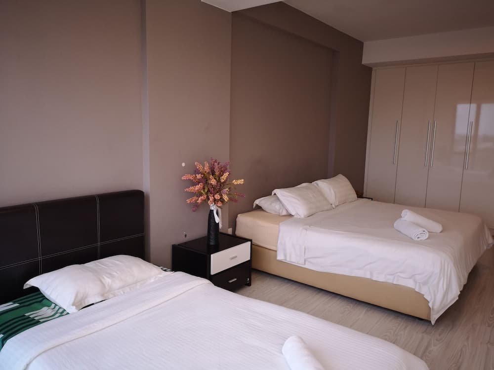Marina Travellers Suite SKY Karamunsing, Kota Kinabalu, photo 2