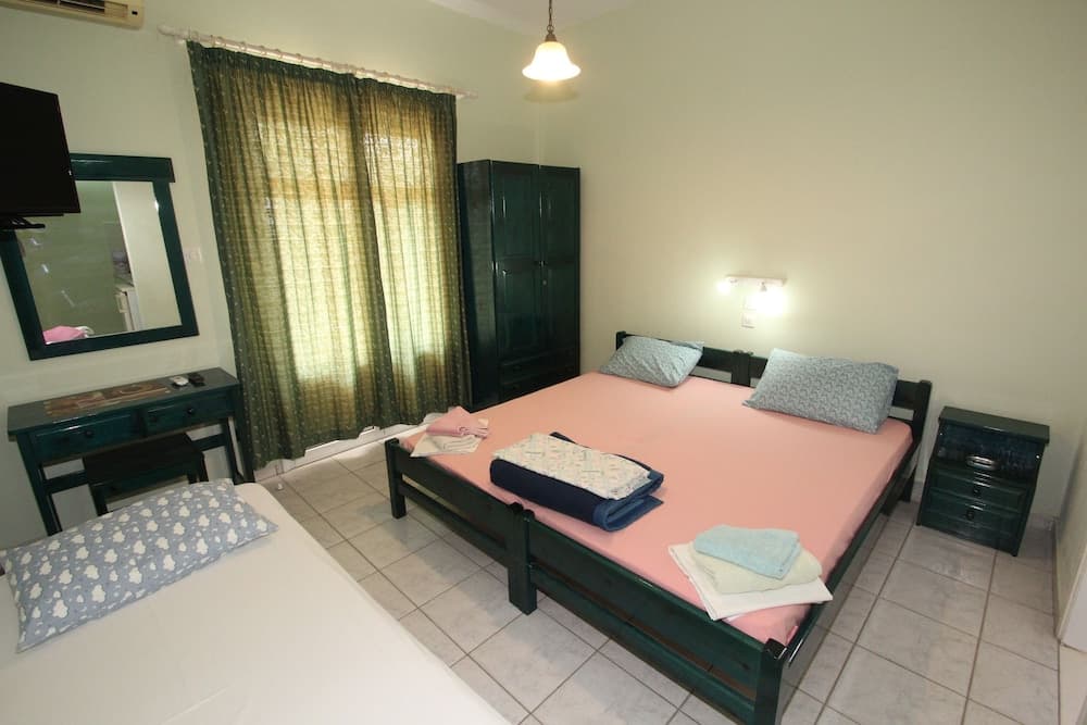 Pelagos Studios by Frangki, Aegina, photo 2
