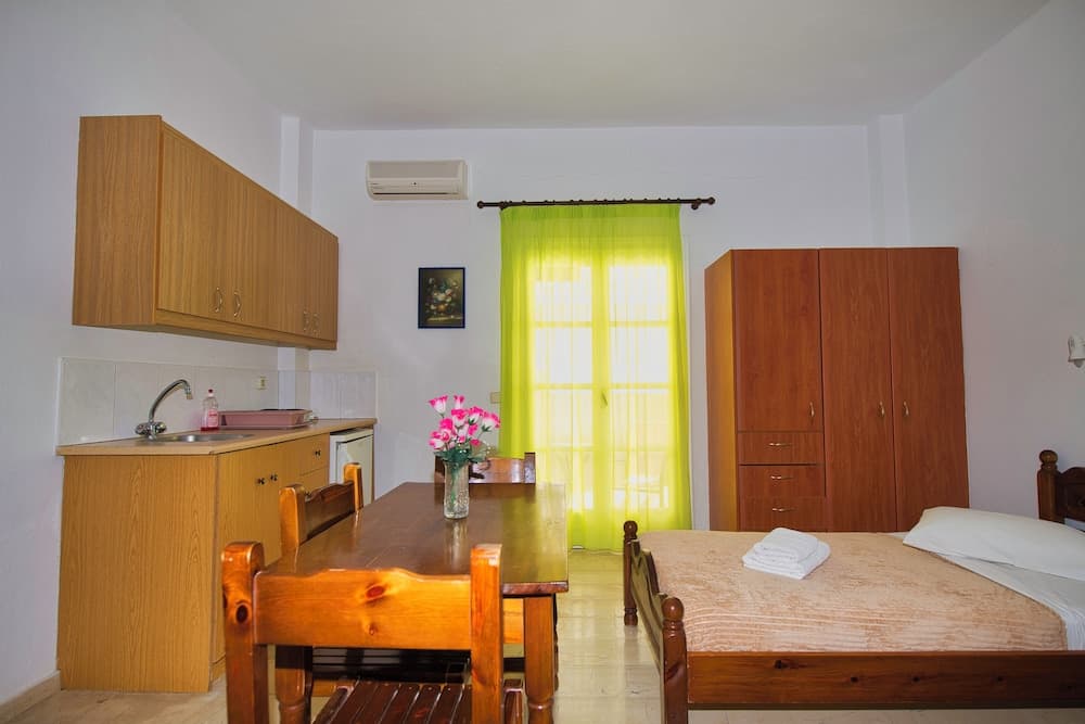 Ira Apartments, Santorini, photo 3
