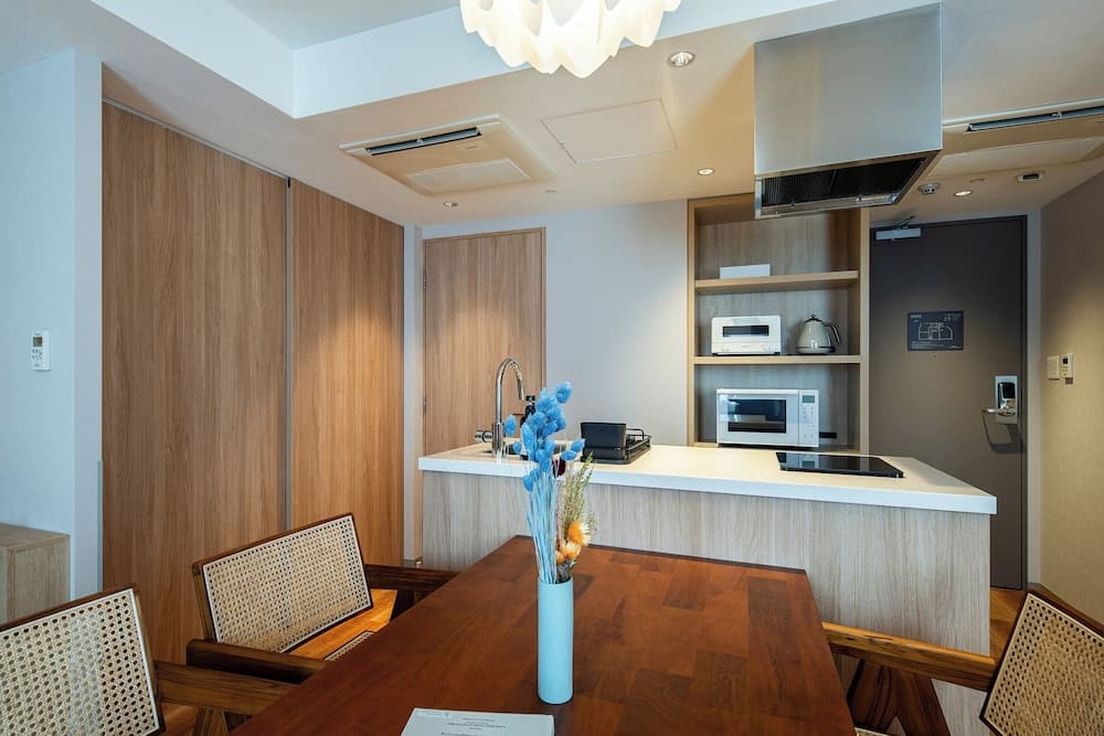 Section L Shimbashi West, Tokyo, photo 6