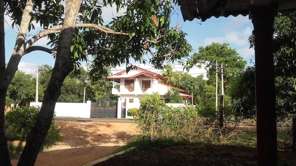 The European Gate, Anuradhapura