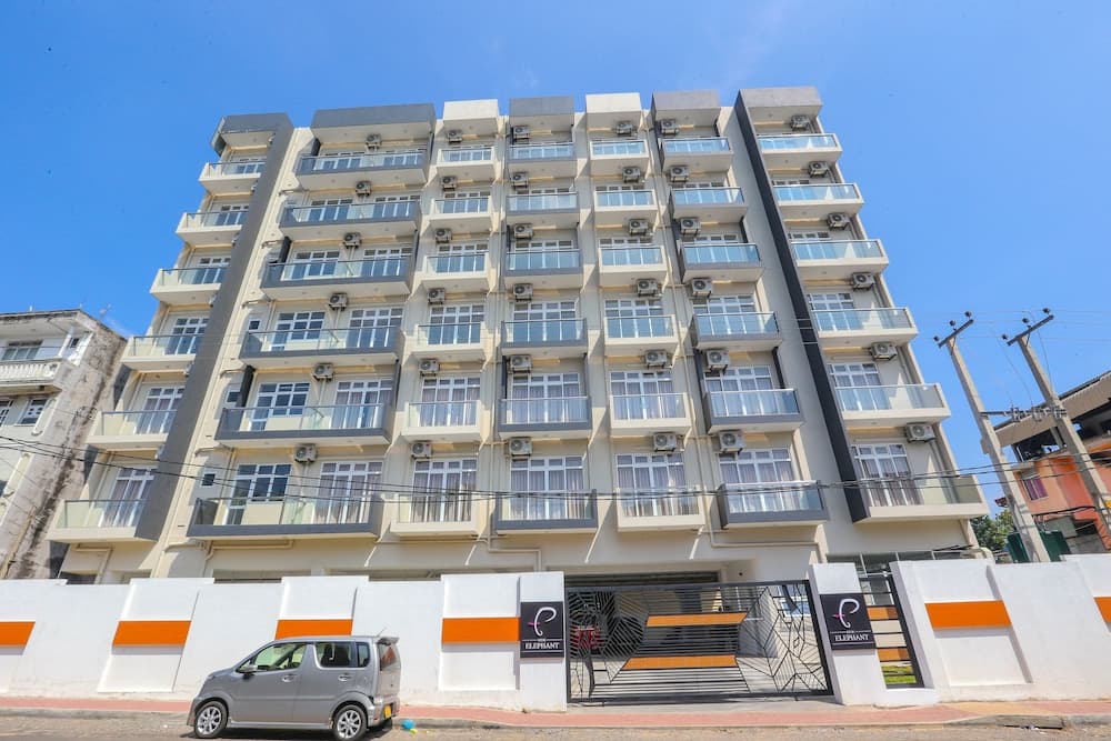 Pink Elephant Tourist Apartment Hotel, Mount Lavinia