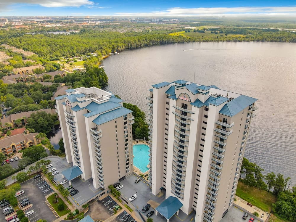 Lakefront Resort in Heart of Orlando Attractions - Tu Casa Vacations, Orlando