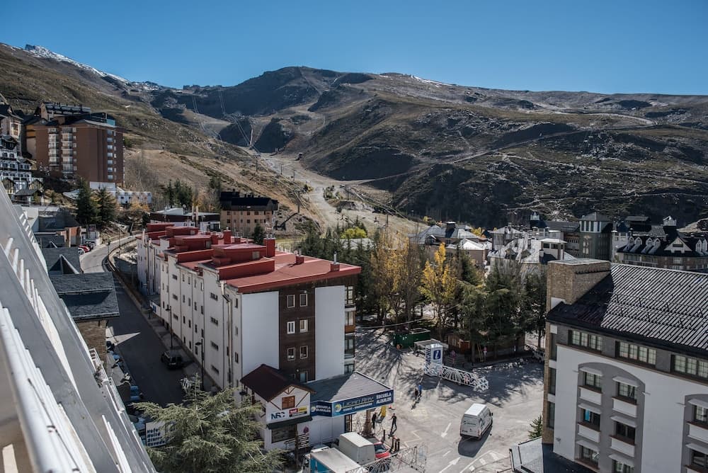 Todosierranevada Zona Baja Junto a los Telecabinas, Monachil