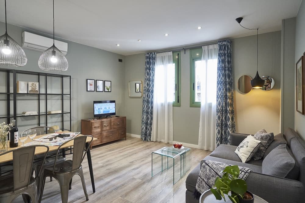 AinB Las Ramblas Colón Apartments, Barcelona