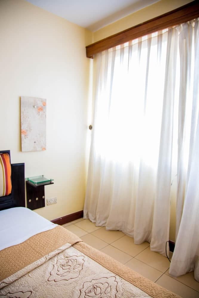 Shumuk Hotel and Apartments, Kampala, photo 6