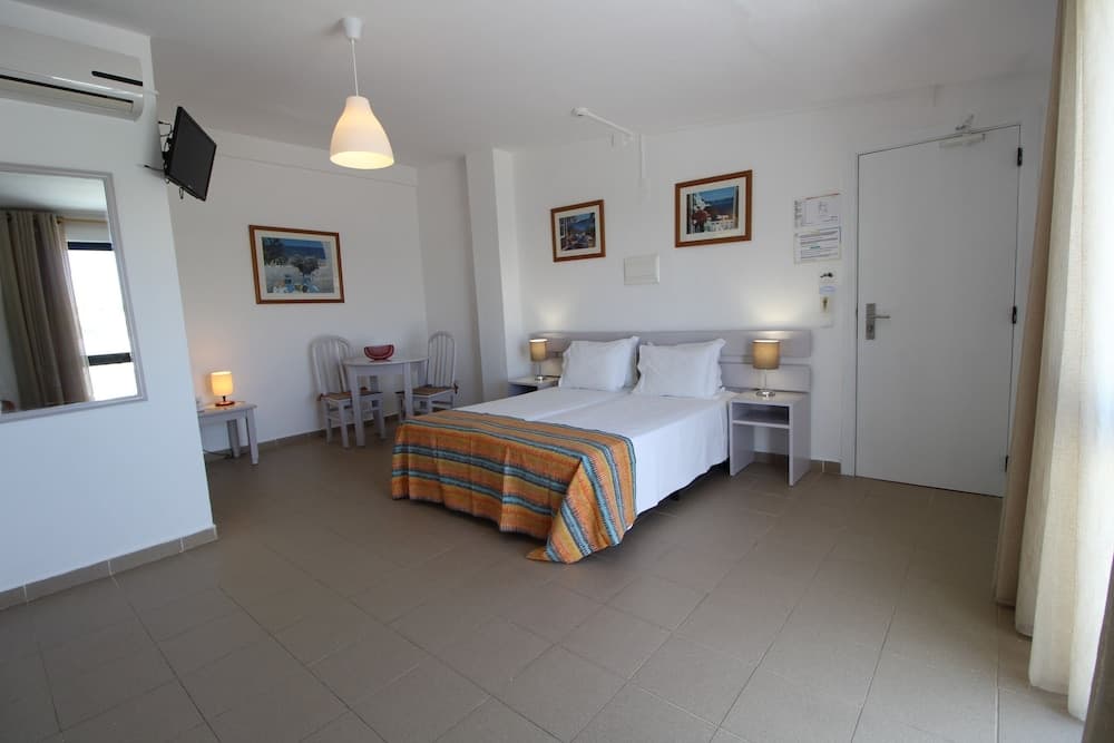 Hotel room at Muthu Balaia Sol