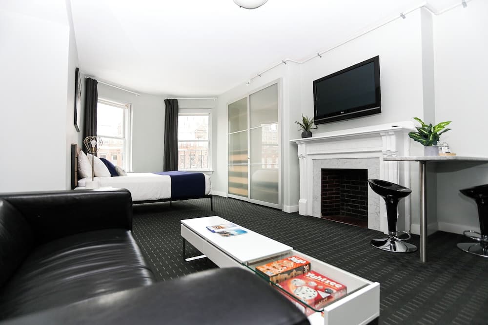 Maverick Suites at 245 Newbury St, Boston, photo 3