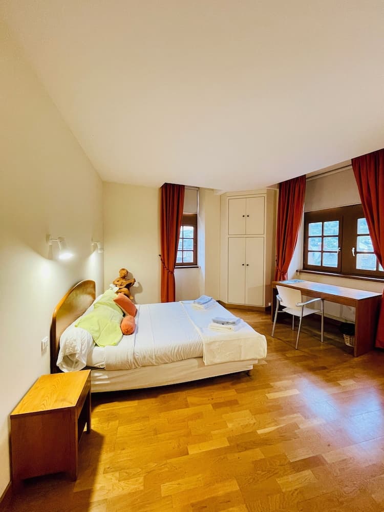 Appart'Hôtel - Au Vieux Palais, Espalion, photo 2