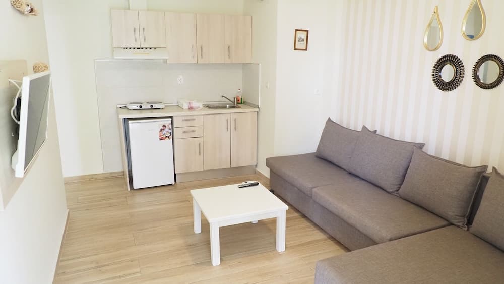 leonidas apartments and suites, Mola Kalyva, photo 5