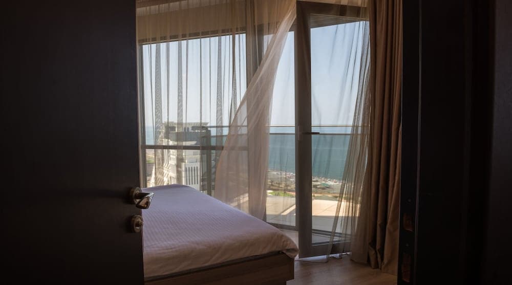 Silk Road Sea Towers Batumi Apart Hotel, Batumi, photo 2