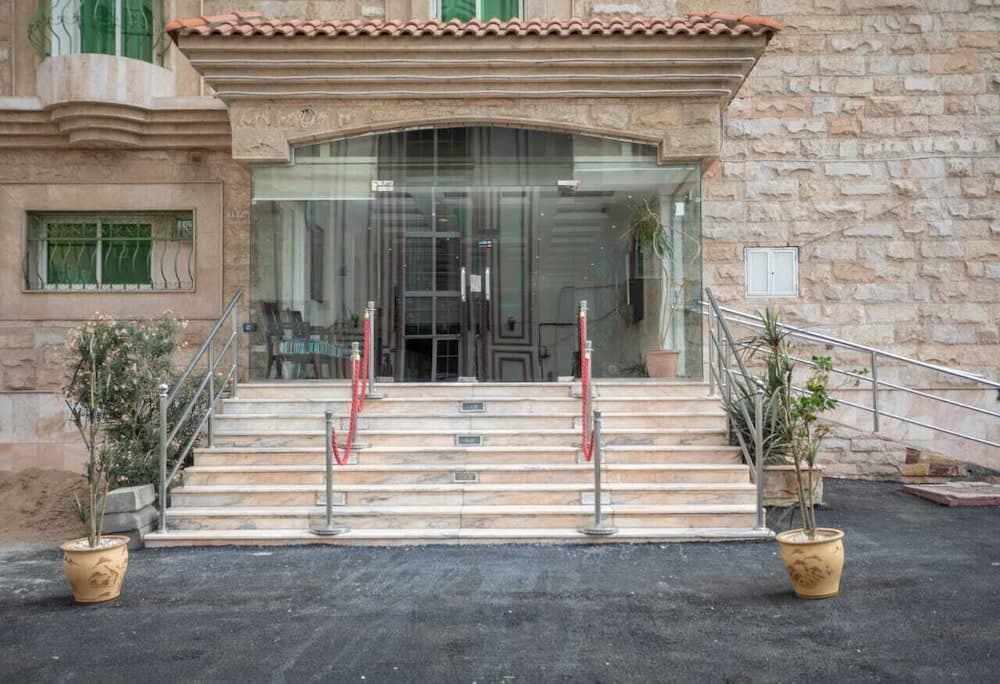 Building at Shaqaq Dalmun
