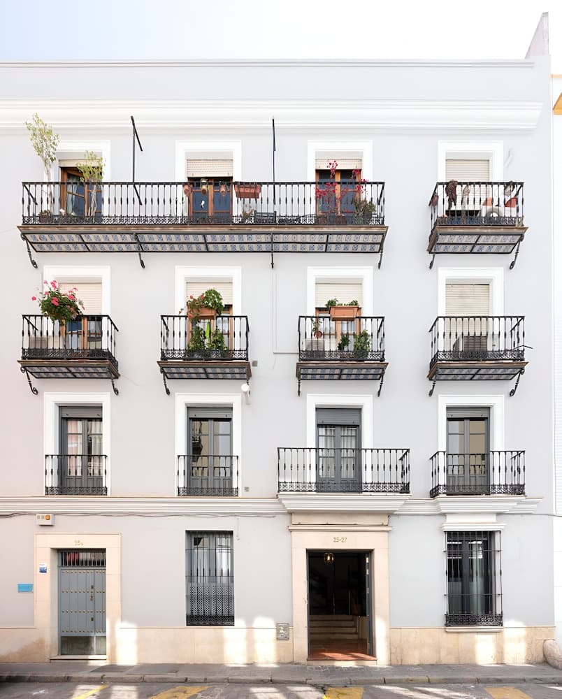 ELEVEN Apartments Real de la Carretería, by Homing U, Seville