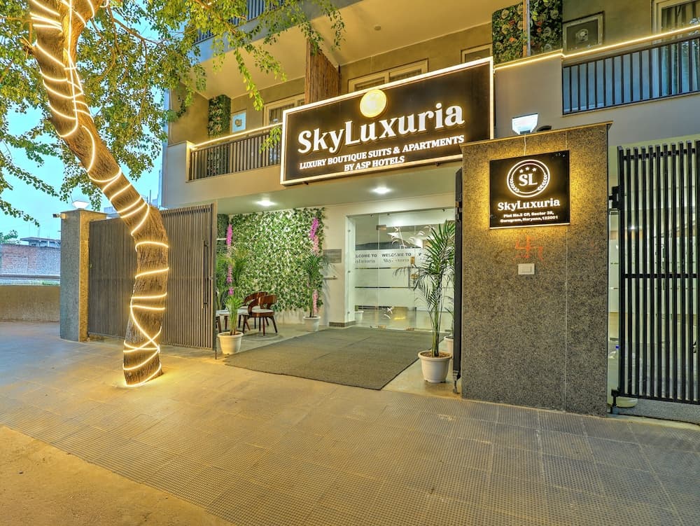 SkyLuxuria Hotel & Service Apartments, Gurugram