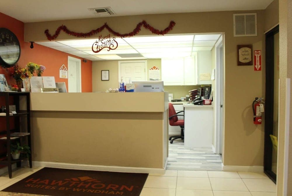 Hawthorn Extended Stay by Wyndham Wichita, Wichita