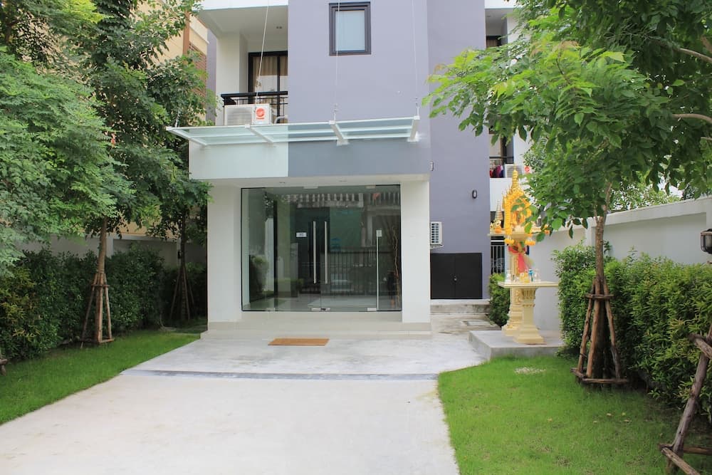 UTD Aries Hotel & Residence, Bangkok, photo 2