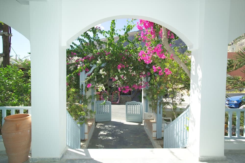 Sellada Apartments, Santorini