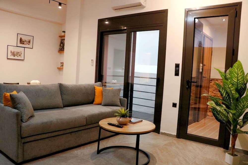 Theo Apartments in Athens Center, Athens
