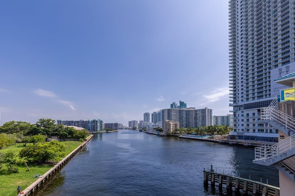 Beachwalk Vacation, Hallandale Beach