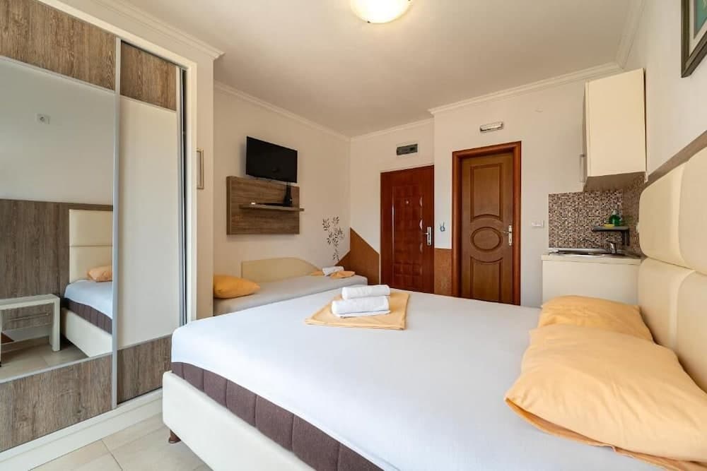 Saray Hotel, Dobra Voda, photo 3