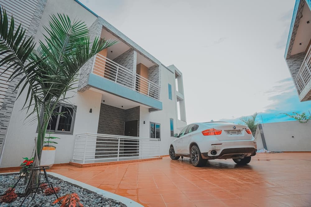 PLATINUM PLUS APARTMENTS, Oshiyie, photo 2