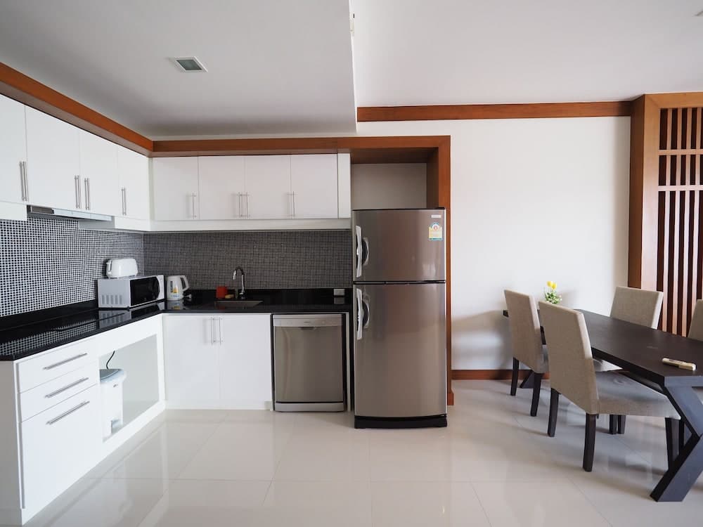 Q Conzept Condominium, Karon, photo 2