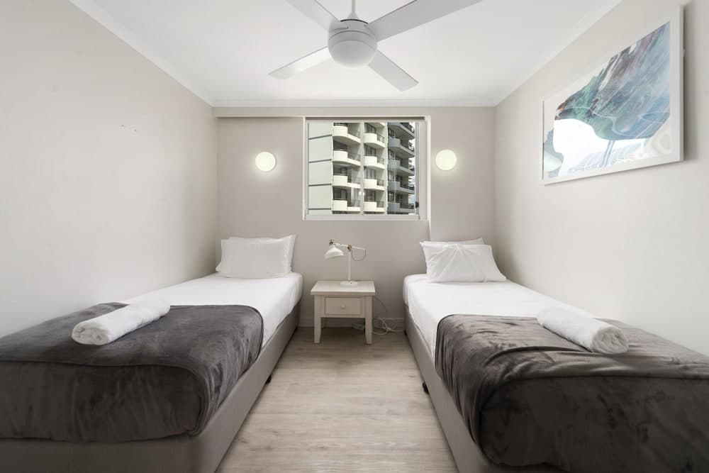 Sandpiper Apartments, Broadbeach, photo 5