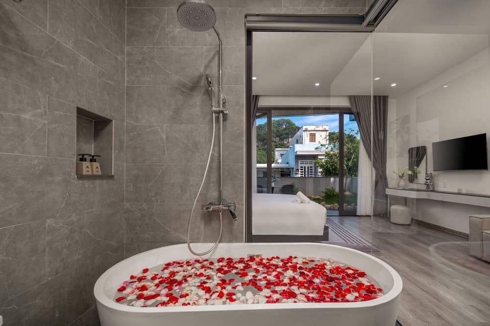 Amelia, Ngũ Hành Sơn, photo 4