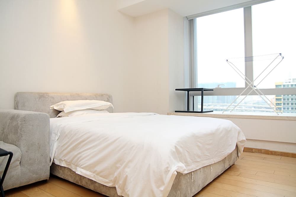 Private-Enjoyed Home Apartment Hotel of R&F Wales Apartment, Guangzhou, photo 2