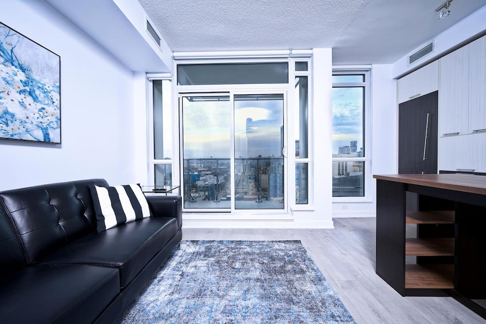The Wells Suites, Toronto, photo 3