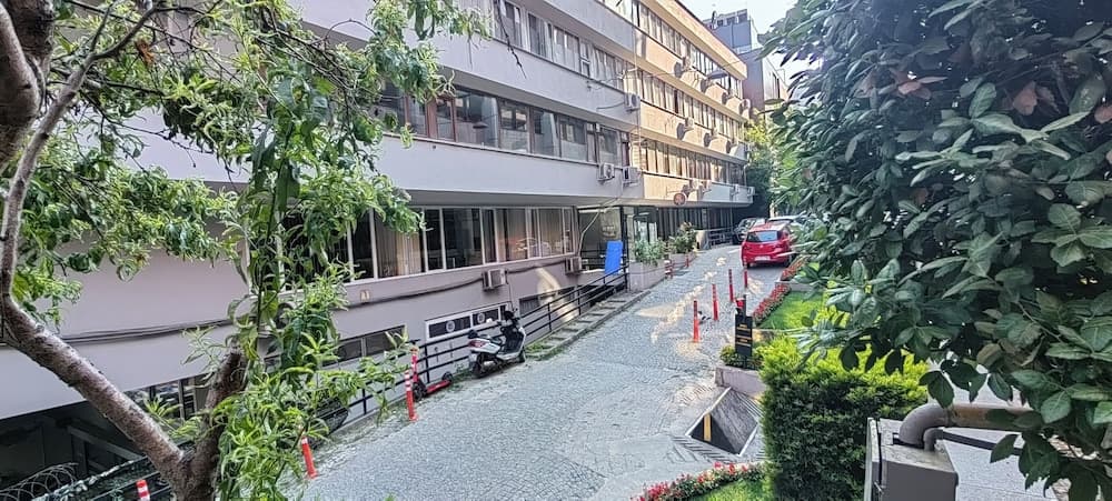 Karun Çıkmazı, Istanbul