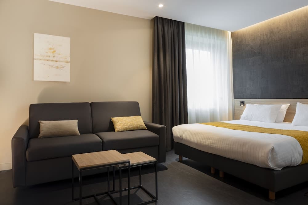 37 Lodge La Défense Courbevoie, Courbevoie, photo 2