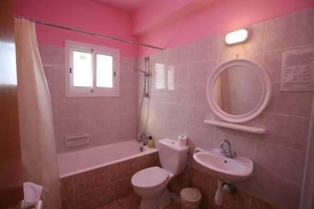 Valana Hotel Apartments, Limassol, photo 2