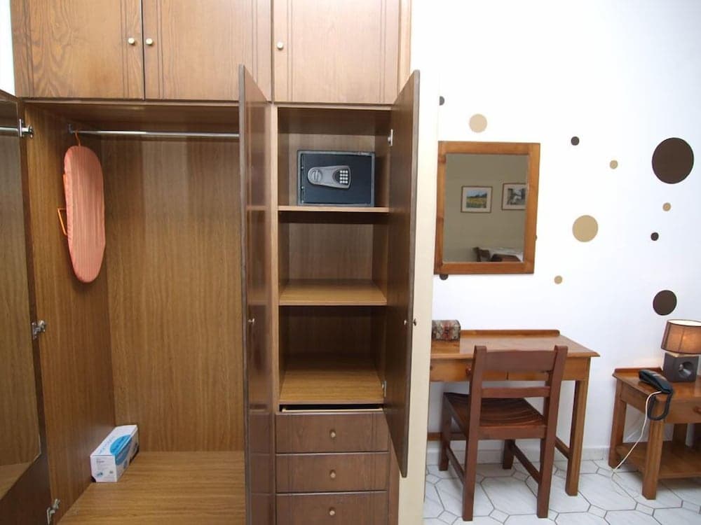 Kleopatra Traditional Hotel Apartments, West Mani, photo 2
