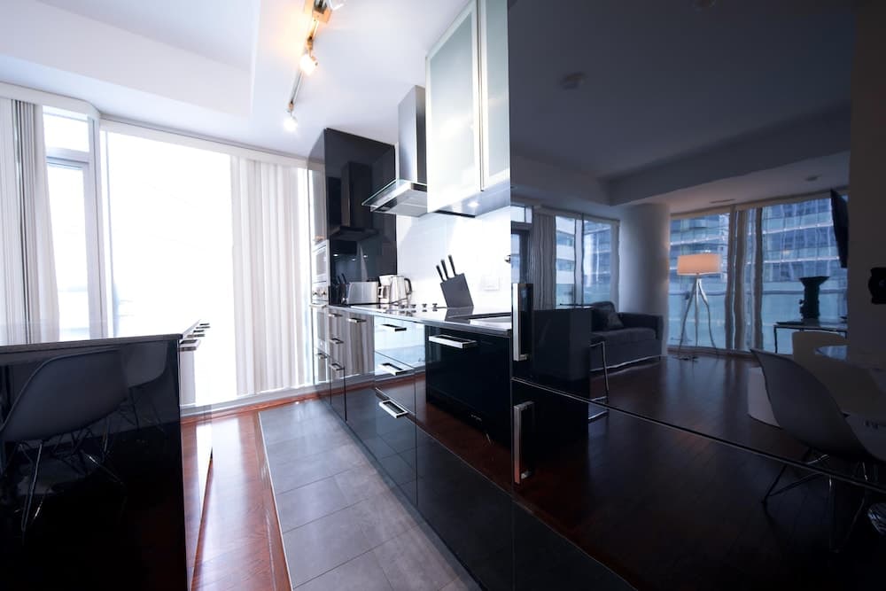 RivetStays - The Peter Suites, Toronto, photo 6