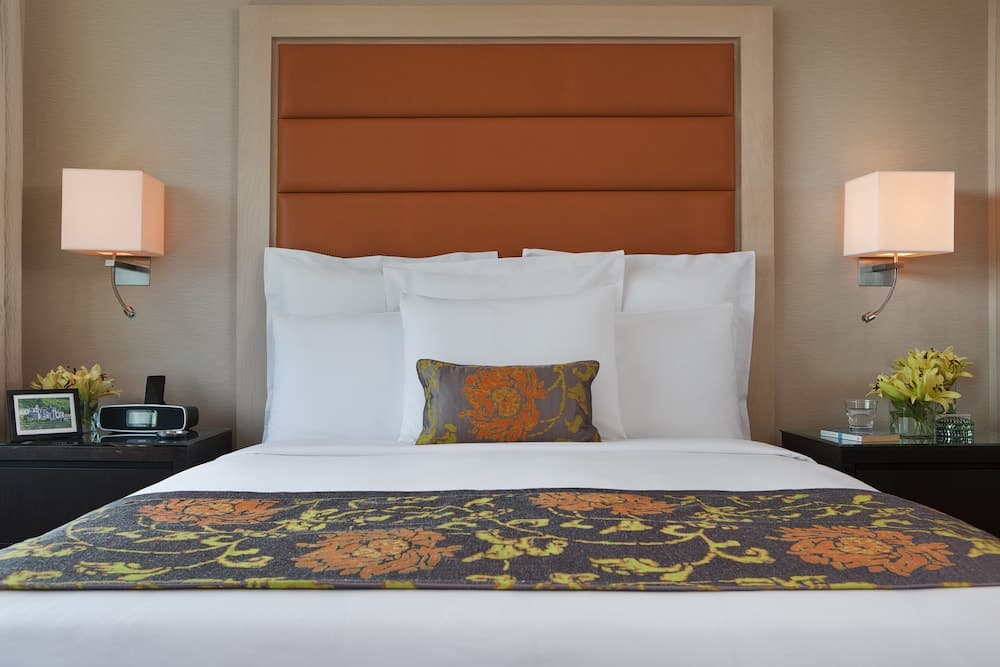 Lakeside Chalet - Mumbai, Marriott Executive Apartments, Mumbai, photo 6