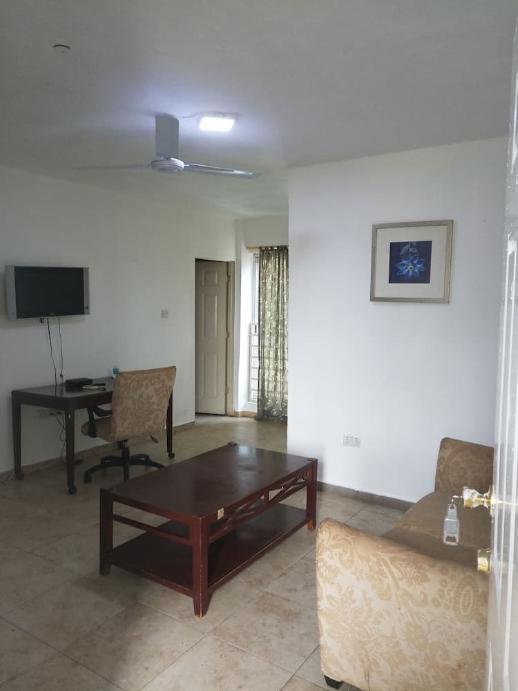 Ausbuild, Accra, photo 2
