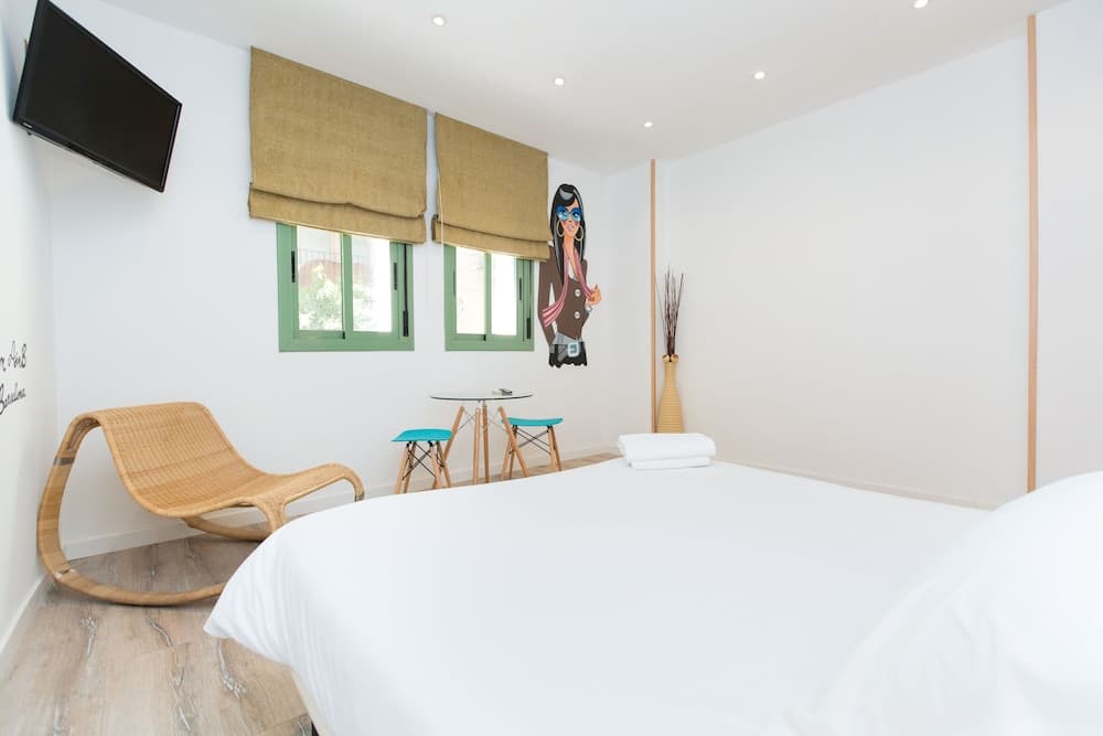 AinB Las Ramblas Colón Apartments, Barcelona, photo 5